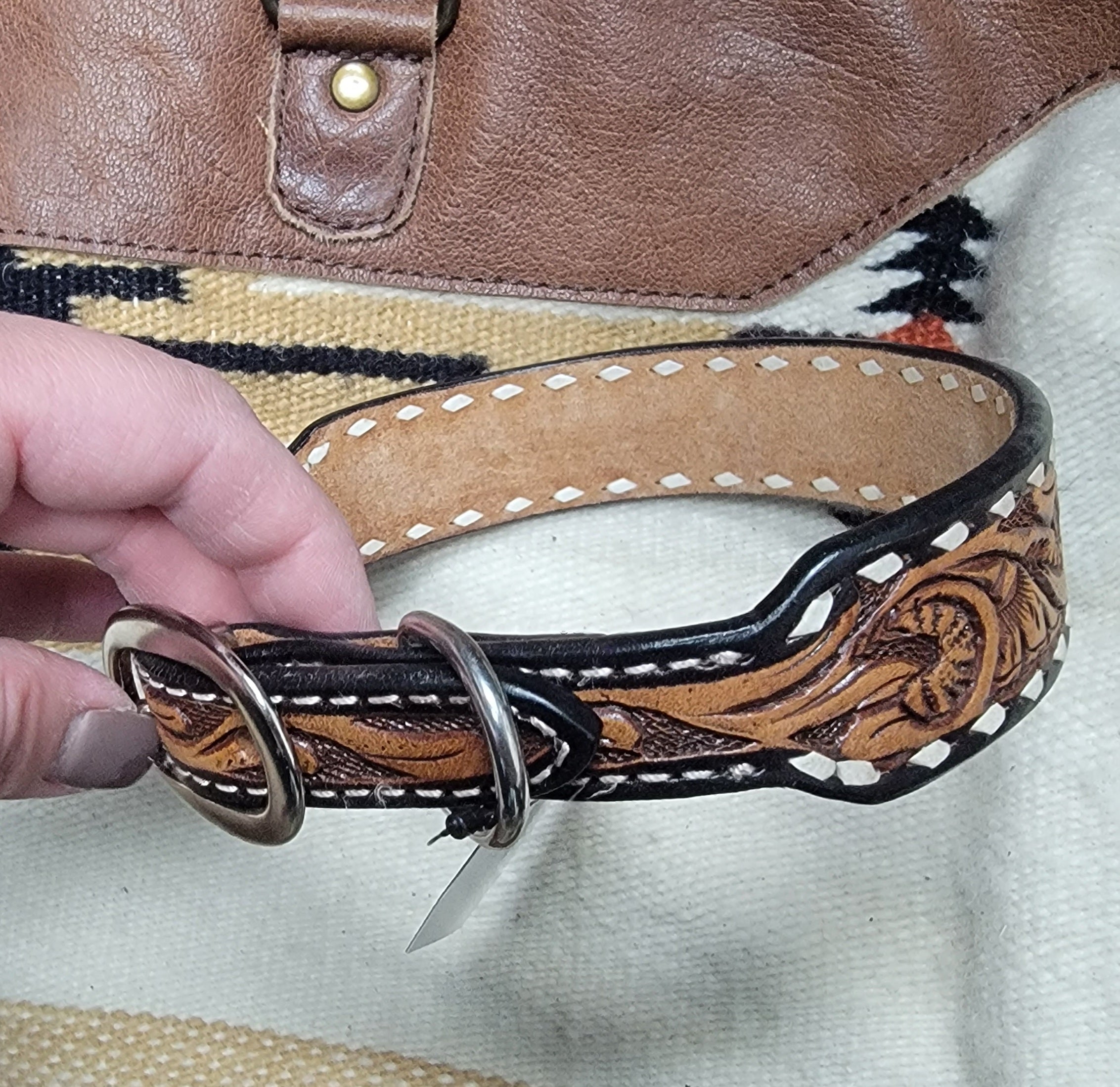 Floral Hand Tooled and Buckstitched Leather Dog Collar With -    Leather dog collar custom, Leather dog collars, Western leather dog collar